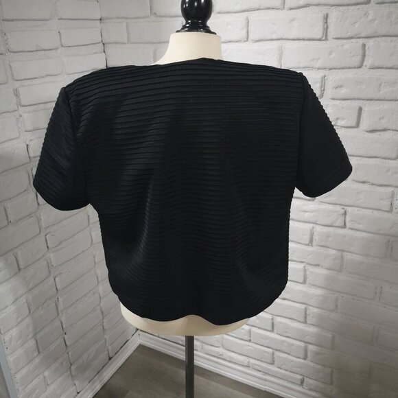 2 / $30.00 - Patra Ladies Size 12 Fully Lined Black Short Sleeve Open Blazer - Picture 2 of 7